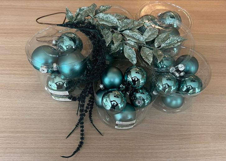 Kerstballen compleet set, Diversen, Kerst, Zo goed als nieuw, Ophalen