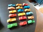 18 verschillende oude auto's van plastic / vinyl., Ophalen of Verzenden