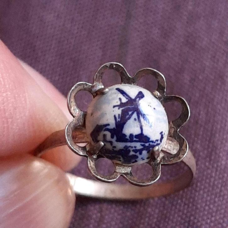 ZILVER: Zilveren Ring Volendam met Delfts Blauw, Sieraden, Tassen en Uiterlijk, Ringen, Zo goed als nieuw, Dame, Kleiner dan 17