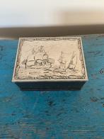 Vintage plastic (sigaretten)doosje met metalen deksel, Antiek en Kunst, Curiosa en Brocante, Ophalen of Verzenden