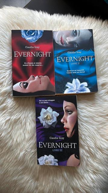 Claudia Gray - Evernight tomes 1+2+3 beschikbaar voor biedingen