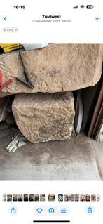 2 Grote brokken Bentheimer zandsteen voor restauratie, Ophalen, Zo goed als nieuw