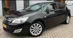 Opel Astra 1.4 Turbo 103KW 5D AUT 2012 Zwart, Auto's, Opel, 15 km/l, 74 €/maand, 680 kg, 4 cilinders