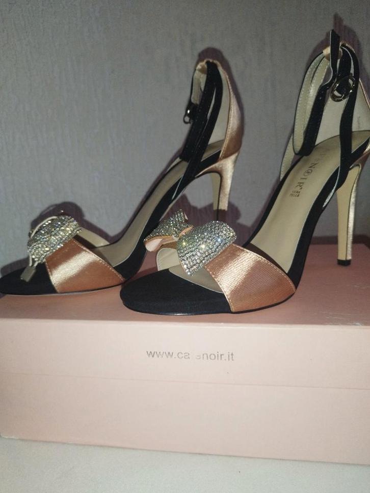 Hakken met strik Cafe Noir, Kleding | Dames, Schoenen, Nieuw, Schoenen met hoge hakken, Overige kleuren, Verzenden