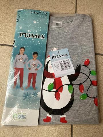 Nieuwe grijze kerst pyjama ' Pinguin ' - Maat 104 / 110 beschikbaar voor biedingen