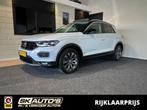 Volkswagen T-ROC 1.5 TSI STYLE BNS NAP l PANO l TREKHAAK l C, 1498 cc, 4 cilinders, Wit, Origineel Nederlands