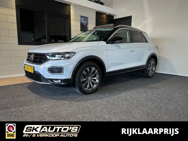 Volkswagen T-ROC 1.5 TSI STYLE BNS NAP l PANO l TREKHAAK l C, Auto's, Volkswagen, Bedrijf, T-Roc, ABS, Airbags, Alarm, Apple Carplay