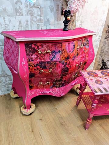 gerestyled ladekast en een salontafel set