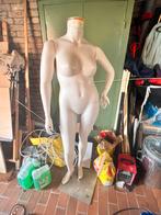 Mannequin, Ophalen, Zo goed als nieuw