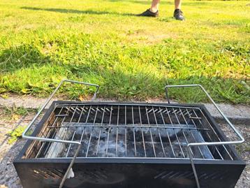 Houtskool barbecue  beschikbaar voor biedingen