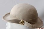 Vintage Dameshoed beige 56 met gratis verzenden in Nederland, Ophalen of Verzenden, Gedragen, 56 of 57 cm (M, 7 of 7⅛ inch), Hoed