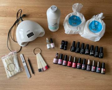 Gelpolish en toebehoren beschikbaar voor biedingen