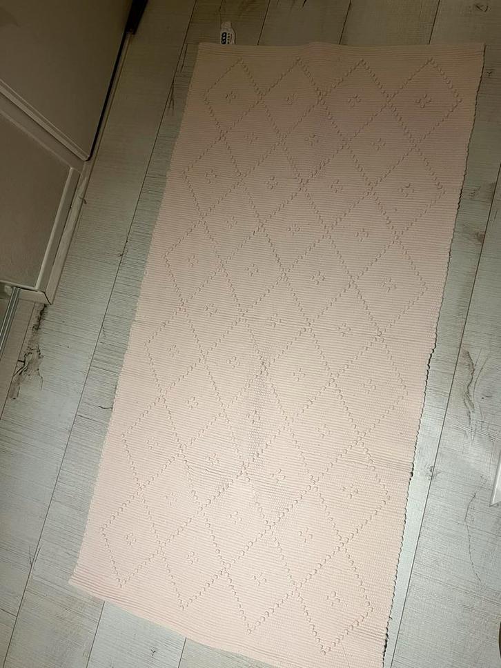 Naco Vloerkleed Zalmroze 70x140 cm - Zo Goed Als Nieuw!, Huis en Inrichting, Stoffering | Tapijten en Kleden, Zo goed als nieuw