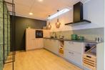Showroomkeuken lichtgroen/houtlook incl. apparatuur, Ophalen, Hoekkeuken, Nieuw, Kunststof