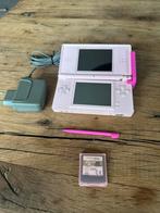 Nintendo DS lite rose met spel, lader, pennetje en tool, Spelcomputers en Games, Spelcomputers | Nintendo DS, Gebruikt, ., Ophalen of Verzenden