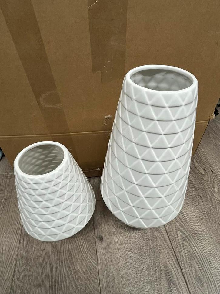 Kegelvormige Bloempotten Set - 2 Stuks, Huis en Inrichting, Woonaccessoires | Vazen, Zo goed als nieuw, Wit, Minder dan 50 cm