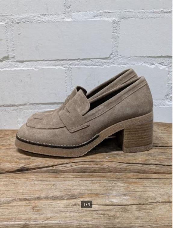 PostXchange - Suedeleren pumps maat 37 - Nieuw €104,95, Kleding | Dames, Schoenen, Pumps, Overige kleuren, PostXchange, Nieuw