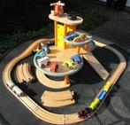 Houten garage met treinrails, Ophalen of Verzenden, Gebruikt