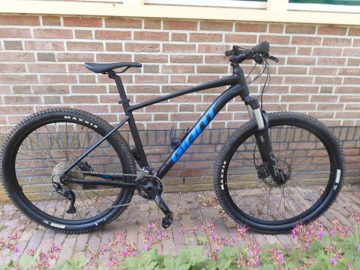 ZGAN 29" Giant talon met 22 versnellingen shimano Deore, Fietsen en Brommers, Fietsen | Mountainbikes en ATB, Zo goed als nieuw