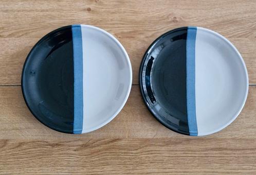 Twee Ontbijtborden Grijs/Zwart, Huis en Inrichting, Keuken | Servies, Zo goed als nieuw, Bord(en), Overige stijlen, Ophalen of Verzenden