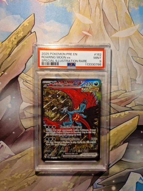 Roaring Moon ex 162/131 Prismatic Evolutions SIR PSA Slab 9, Hobby en Vrije tijd, Verzamelkaartspellen | Pokémon, Nieuw, Losse kaart
