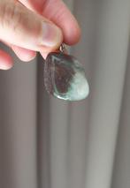 Hanger met chloriet en hematiet, Verzamelen, Mineralen en Fossielen, Ophalen of Verzenden, Mineraal