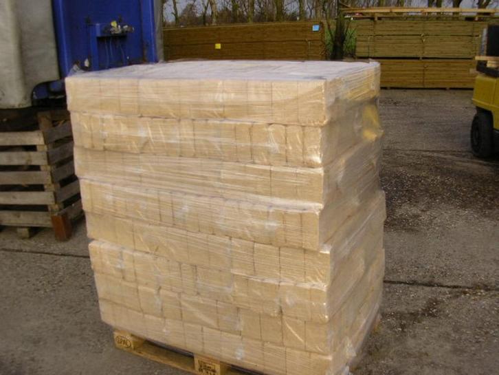 Ruf Briketten, zak met 12 blokken v.a. € 4,10 p/zak, Tuin en Terras, Haardhout, Minder dan 3 m³, Ophalen