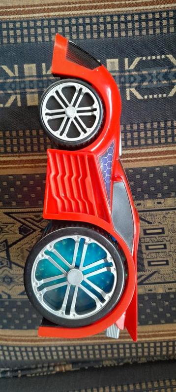 Kleine Race auto op batterijen met licht en geluid  beschikbaar voor biedingen