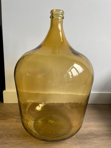 Grote okergele vaas 58x37 beschikbaar voor biedingen