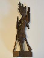 Balinees gedetailleerd houtsnijwerk beeldje 22,5 cm hoog, Antiek en Kunst, Ophalen of Verzenden