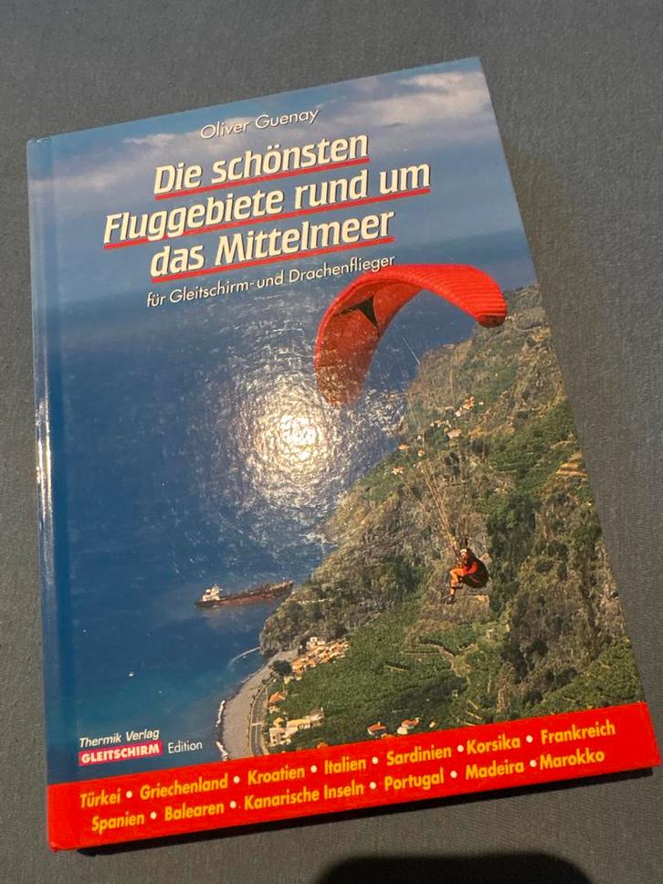 Paragliding boek - Die schönsten Fluggebiete, Sport en Fitness, Zweefvliegen en Paragliding, Zo goed als nieuw, Overige typen