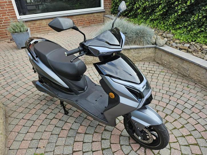 Electrische IVA GO X1, Fietsen en Brommers, Scooters | Peugeot, Zo goed als nieuw, Overige modellen, Maximaal 45 km/u, Elektrisch