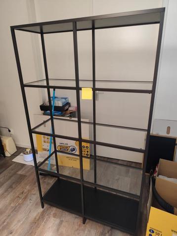 IKEA VITTSJÖ Stellingkast zwartbruin/glas 100x175 cm beschikbaar voor biedingen