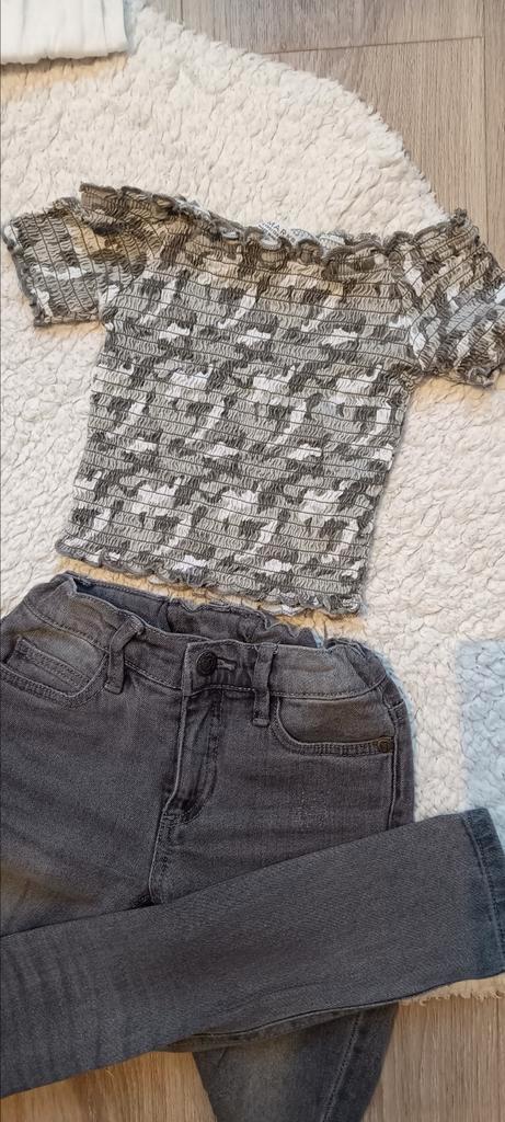 😍Leuk setje: Spijkerbroek+ gratis crop top😍, Kinderen en Baby's, Kinderkleding | Maat 128, Zo goed als nieuw, Meisje, Broek