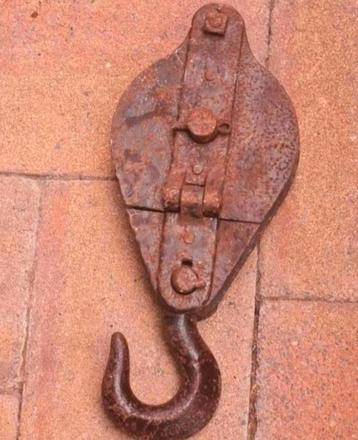 Industriële katrol  beschikbaar voor biedingen