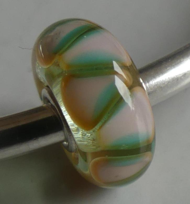 Trollbeads TULPEN IN BLOEI **NIEUW** (Thun by Trollbeads), Sieraden, Tassen en Uiterlijk, Bedels, Nieuw, Trollbeads, Glas of Kristal