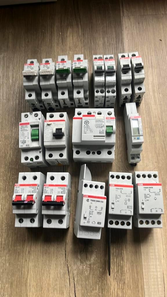 ABB automaten aardlekschakelaar hoofdschakelaars, Doe-het-zelf en Verbouw, Elektra en Kabels, Gebruikt, Schakelaar, Ophalen of Verzenden