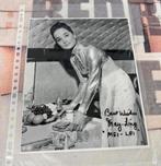 James Bond 007 Goldfinger May Ling Mei Lei signed photo COA, Verzamelen, Nieuw, Ophalen of Verzenden, Foto of Kaart, H