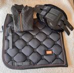 Equestrian stockholm steje zwart Rose, Dieren en Toebehoren, Paarden en Pony's | Dekens en Dekjes, Dressuurdekje, Equestrian Stockholm