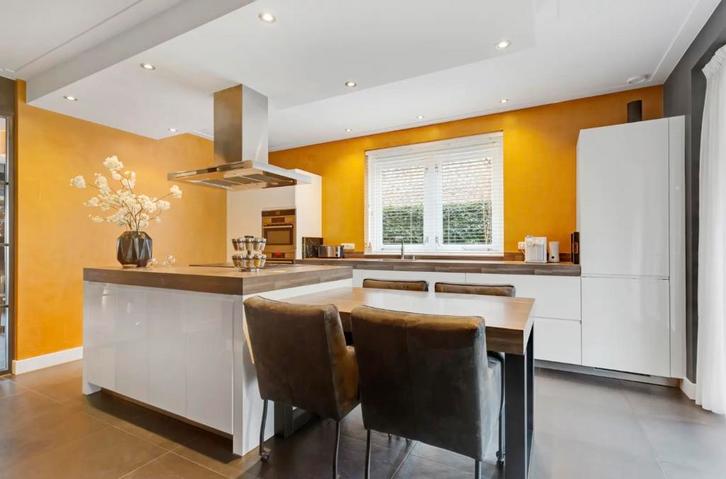 Keuken wit met kookeiland, Huis en Inrichting, Keuken | Complete keukens, Gebruikt, Overige typen, Wit, Kunststof, Met kookeiland