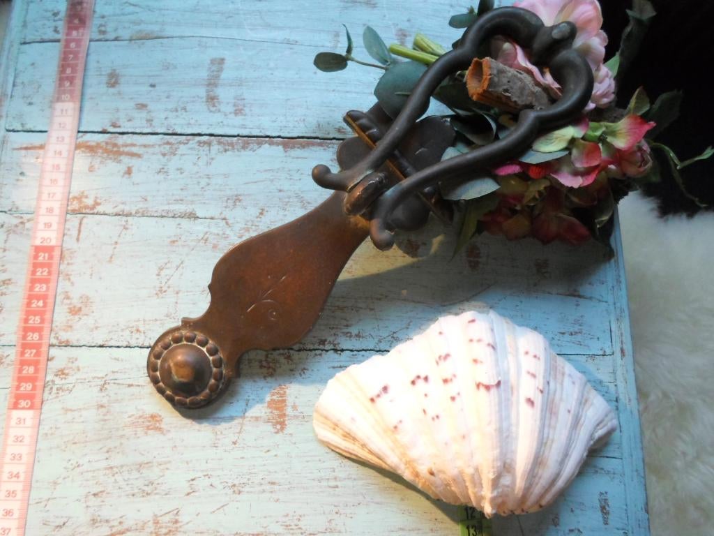 DEURKLOPPER KLASSIEK ANTIEK GEMERKT EN GENUMMERD., Ophalen of Verzenden, Koper