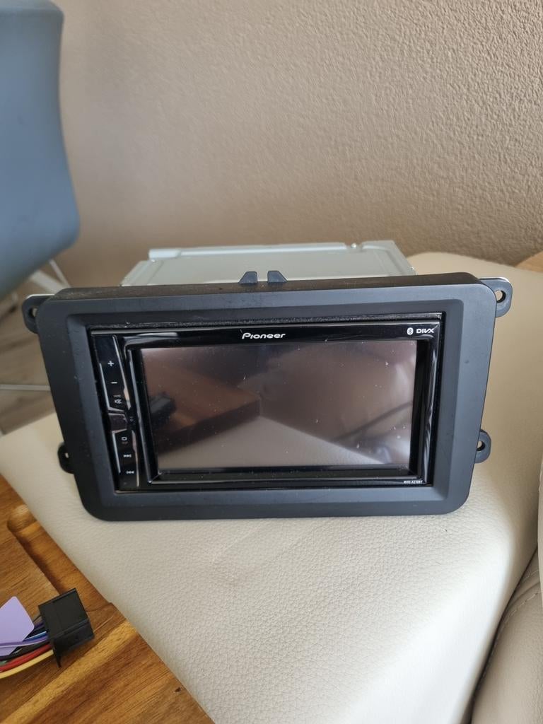 Pioneer MVH-A210BT autoradio + kabelset, Ophalen of Verzenden