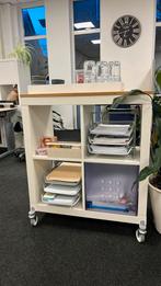 Ikea kallax 4 vakken verrijdbaar met houten blad, Ophalen, Gebruikt