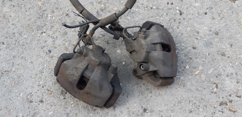 Set voorste remklauwen VW  Passat 2001, Ophalen of Verzenden