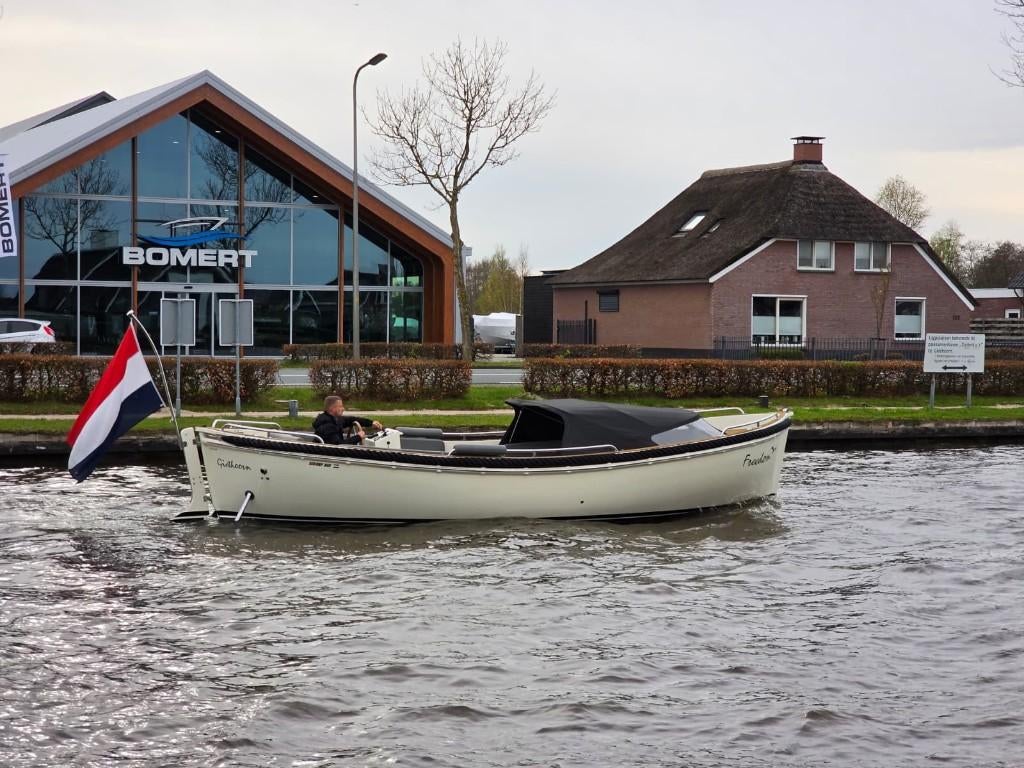 Sea Fury 800 | Koellade | Boegschroef | Flexiteak | Toilet, Ophalen, Sea Fury, Gebruikt, Binnenboordmotor