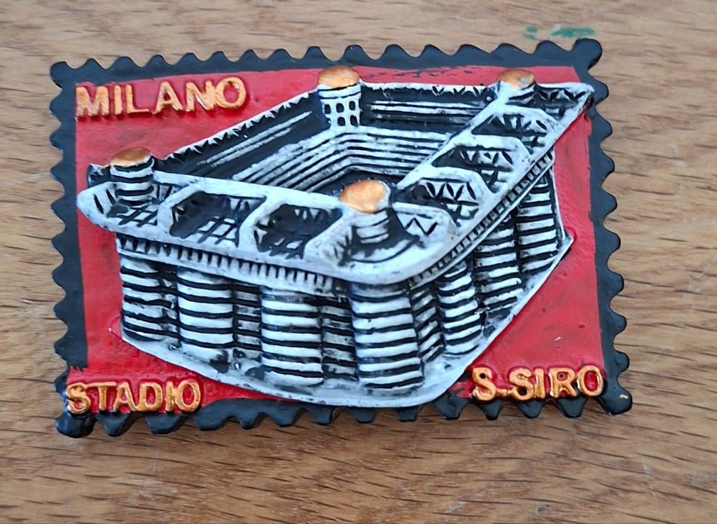 Koelkastmagneet stadion milaan, Ophalen of Verzenden, Zo goed als nieuw