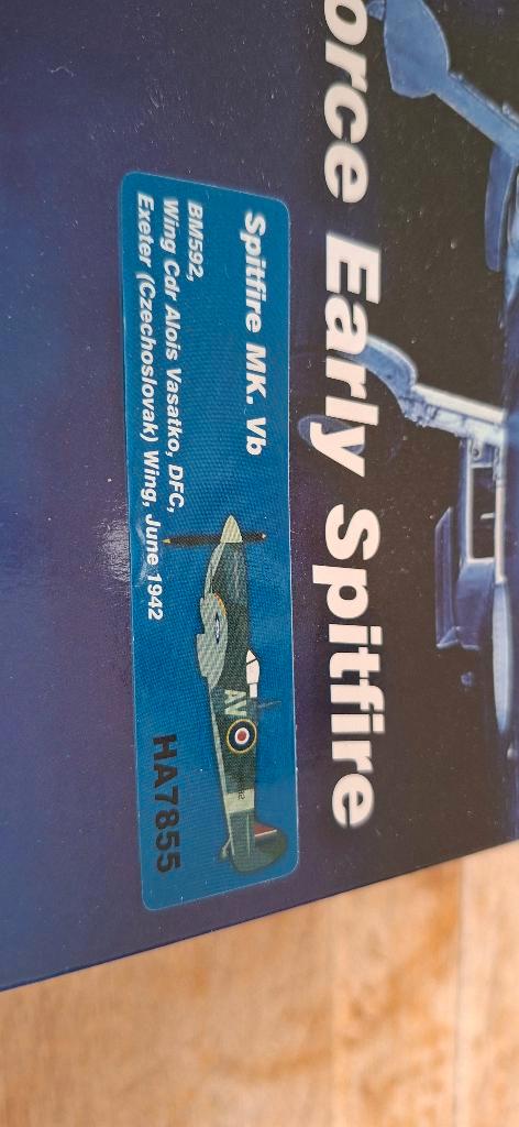 Mooie Spitfire MK-V van hobby master HA7855, Hobby en Vrije tijd, Modelbouw | Vliegtuigen en Helikopters, Zo goed als nieuw, Vliegtuig