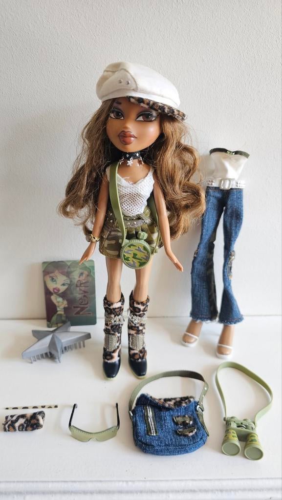 Bratz Nevra Wildlife Safari 2004 met accessoires en card, Ophalen of Verzenden, Zo goed als nieuw, Overige typen