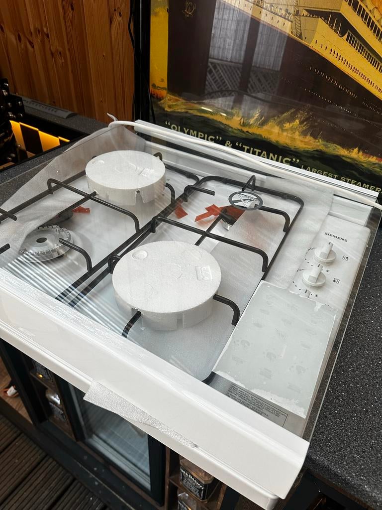 Siemens Gaskookplaat met glazen klep en 4 pitten, Gebruikt, Minder dan 85 cm, Gas, Vrijstaand