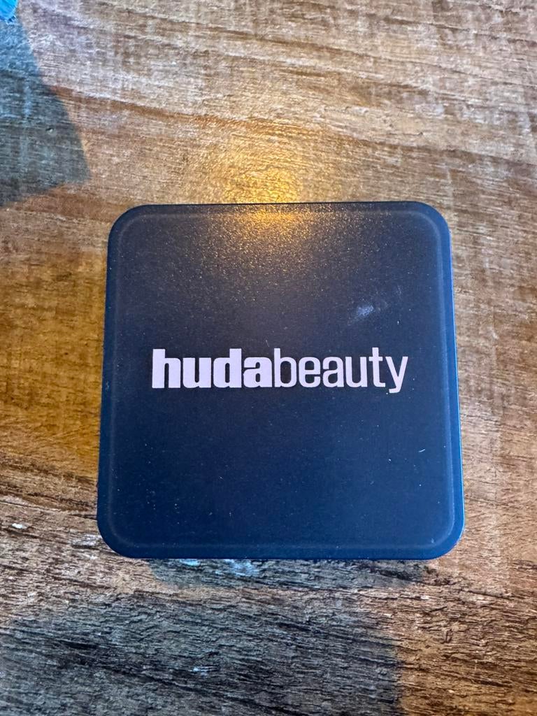 Huda Beauty Easy Bake Loose Powder Make Up, Ophalen of Verzenden, Nieuw, Make-up